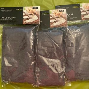 Table scarf. 3 gray table scarf